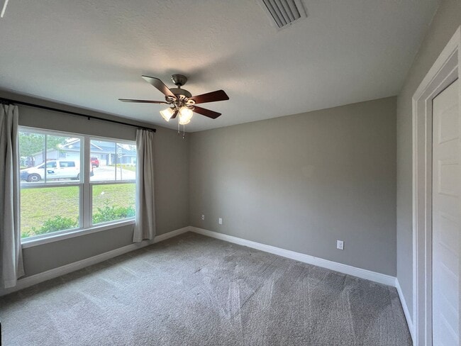 Building Photo - Executive Living