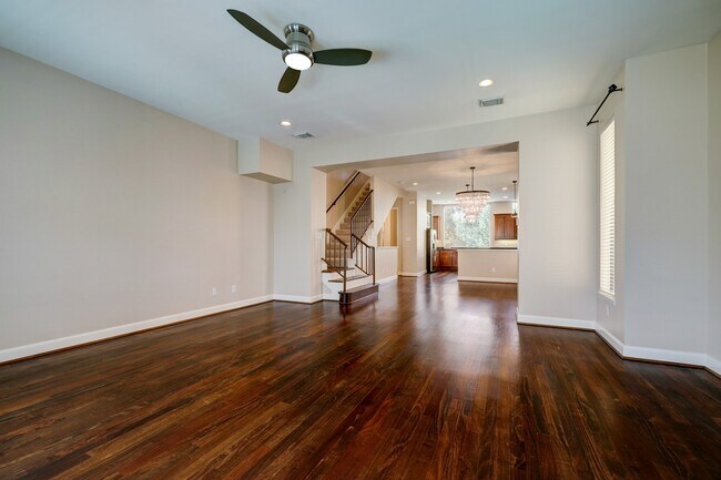 Building Photo - 5202b Rose St