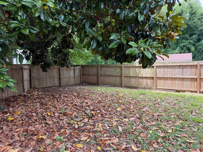 Building Photo - 226 College Dr