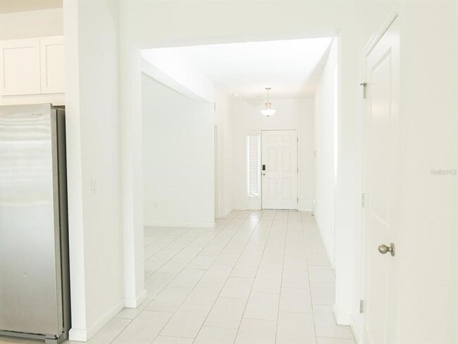 Building Photo - 445 Silver Palm Dr