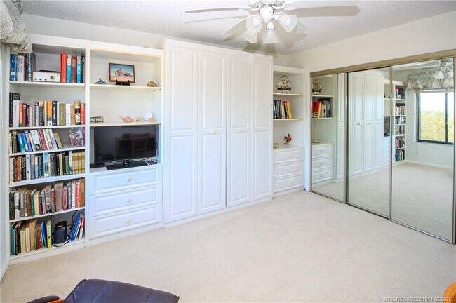 Building Photo - 4540 NE Sandpebble Trce