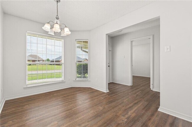 Building Photo - 2940 Jersey Dr W