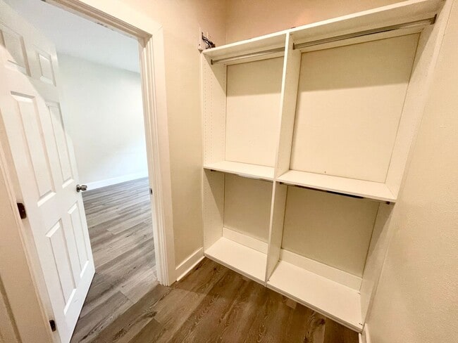 Building Photo - ***1 Bed 1 Bath apartment in the most desirable part of Pasadena***