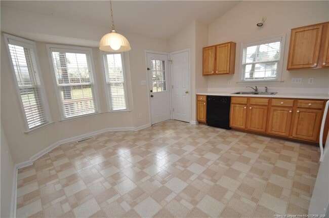 Building Photo - 701 Kavkaz St