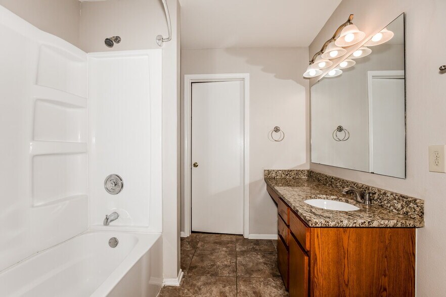 Building Photo - 10926 Spirit Dr