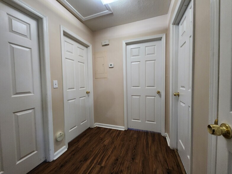 Building Photo - 6515 Forrest Rd