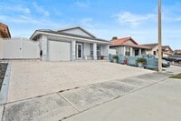 Building Photo - 8765 NW 111th Terrace