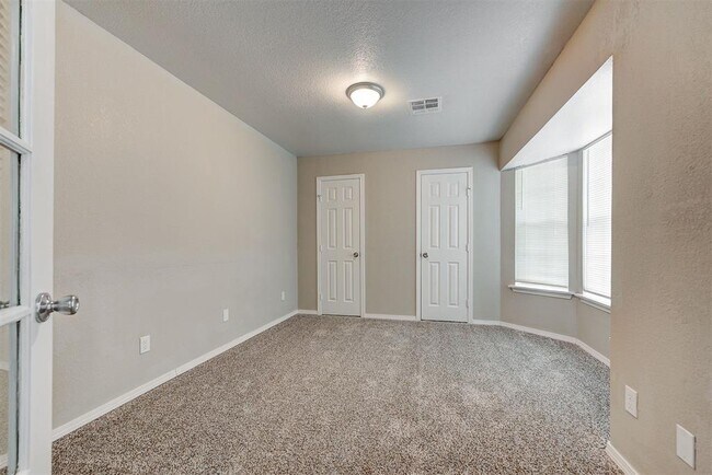Building Photo - 1805 Lois Lynn Ln