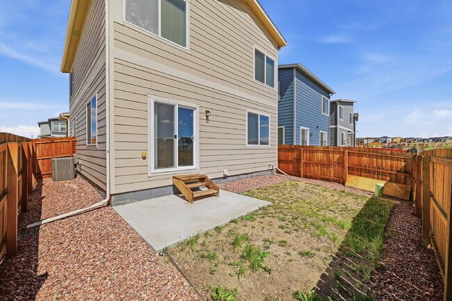 Building Photo - $2,340.95, 3 bed, 2.5 bath located in Colorado Springs with a fenced back yard
