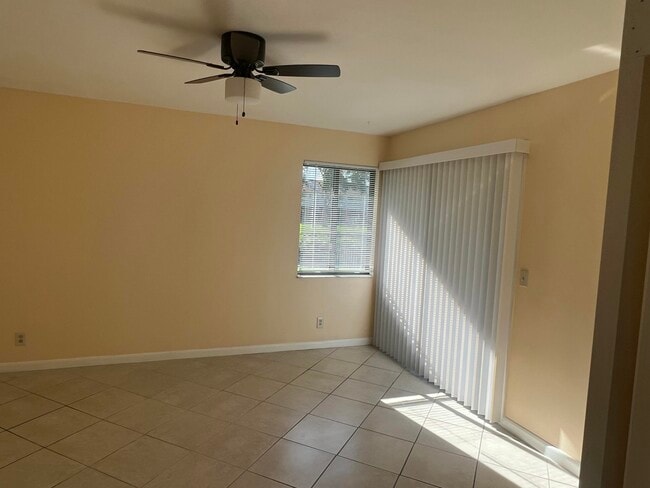 Building Photo - 1581 Woodbridge Lakes Cir