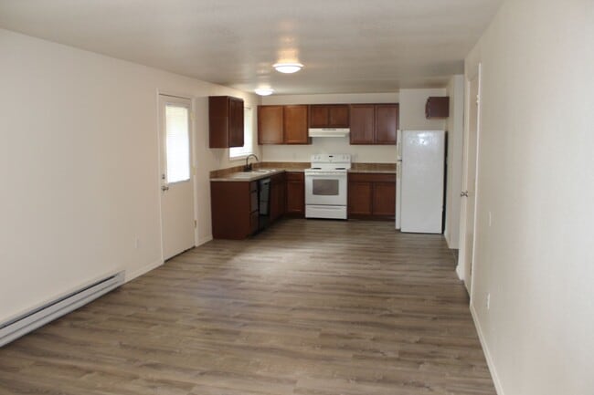 Building Photo - 232 NE Palomar Ct