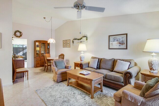 Building Photo - 7919 SE Villa Cir