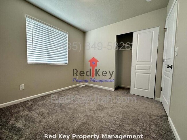 Building Photo - 700 S Single Family Home