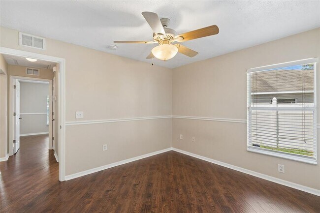 Building Photo - 7904 Floradora Dr