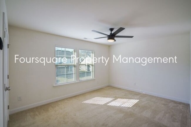 Building Photo - Spacious Single-Family Home with Open Floor Plan, Loft & Two-Car Garage – In the Popular Arrowhea...