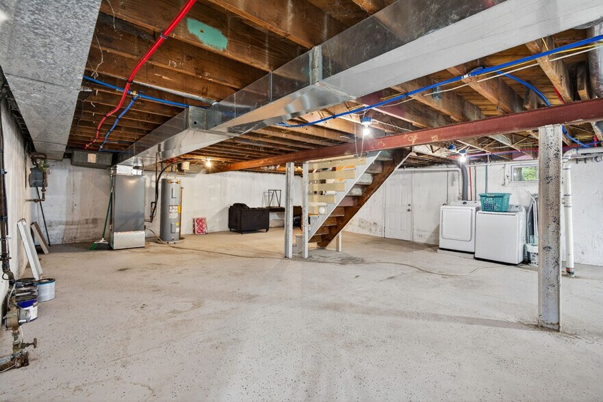 Building Photo - 1091 Purcell Ave