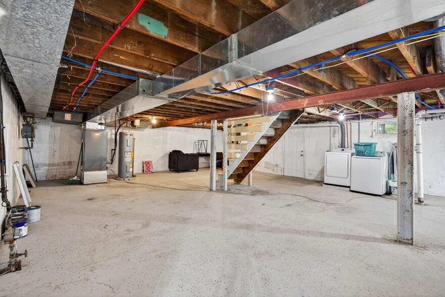 Building Photo - 6913 Etzel Ave