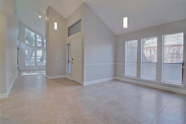 Building Photo - 14822 Sopras Cir