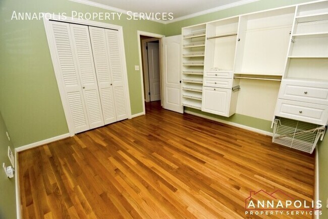 Building Photo - 300 S Cherry Grove Ave