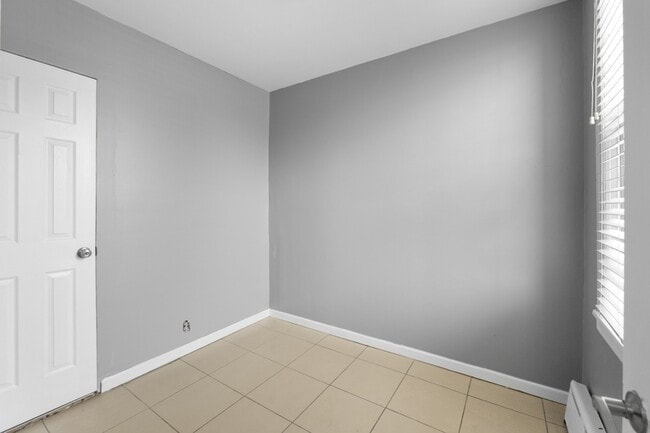 Building Photo - 6113 Washington St