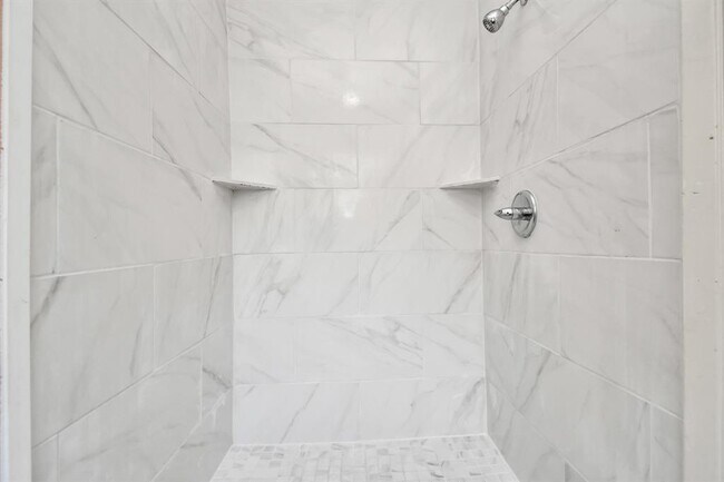 Building Photo - 17035 Quail Bend Dr