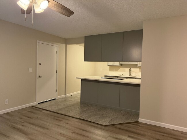 Building Photo - 5419 E Knoll Dr