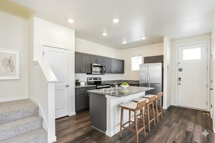 Building Photo - 13581 Oneida Ln