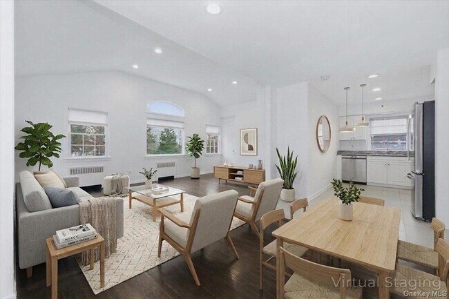 Building Photo - 98 Nassau Rd