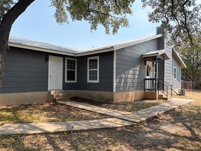 Building Photo - 5303 Thunderbird St