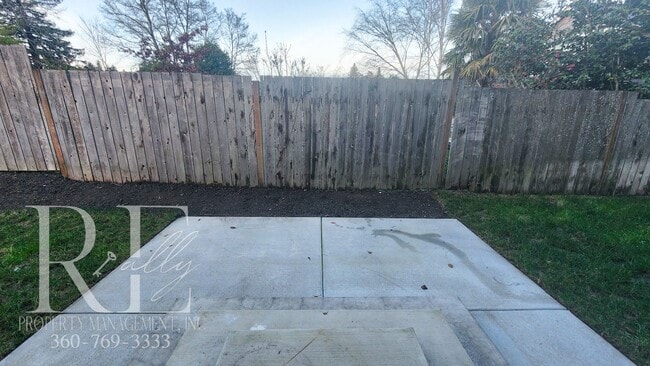Building Photo - Modern 2-Bed Duplex Near PSNS with A/C, Ca...