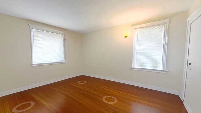 Building Photo - 2545 Vestry Ave