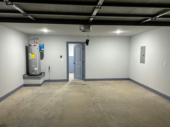 Building Photo - 3202 SW Lovely Ln