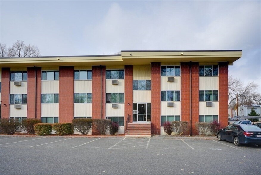 Building Photo - 80 Beach St