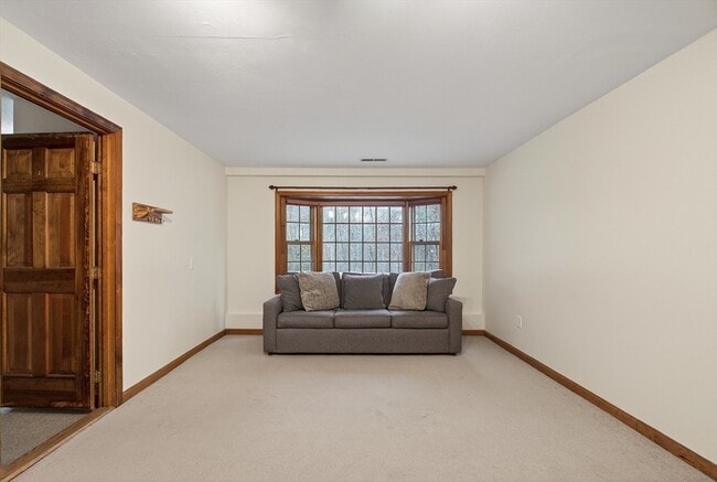 Building Photo - A 11 Scotty Hollow Dr