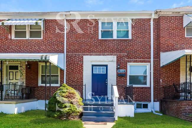 Building Photo - Charming 2BR 1BA Townhome