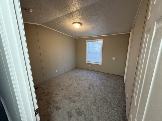 Building Photo - 1421 Vince Cir