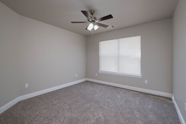 Building Photo - 1711 2nd Ave