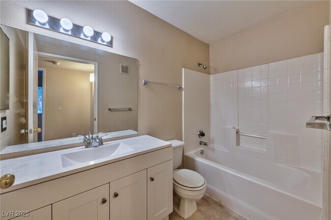 Building Photo - 7885 W Flamingo Rd