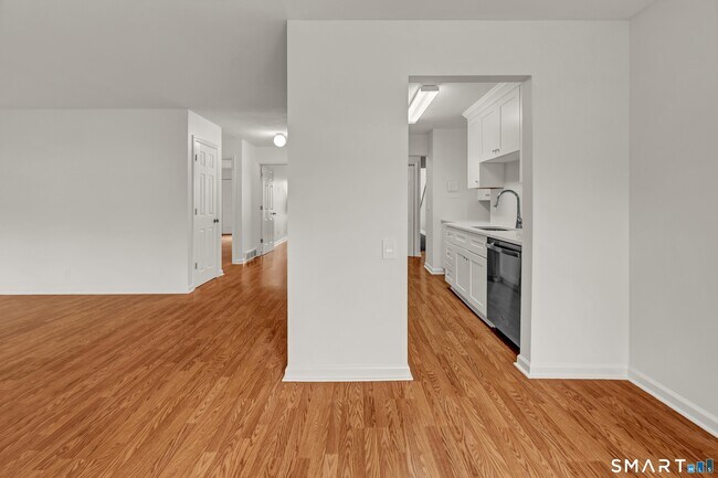Building Photo - 57 Lawson Ln