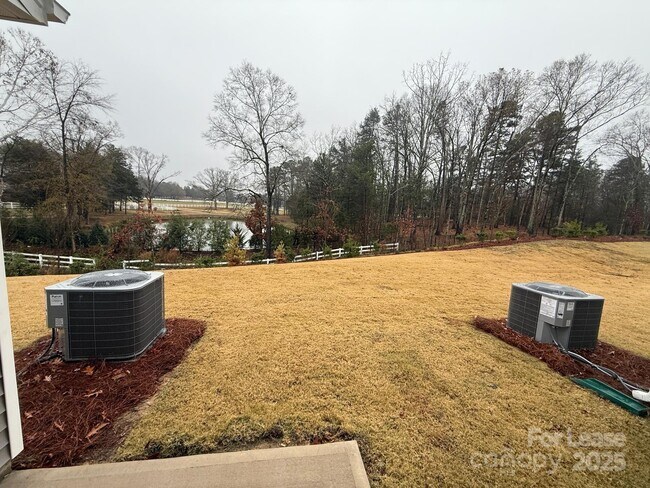 Building Photo - 4113 Smt Wds Dr