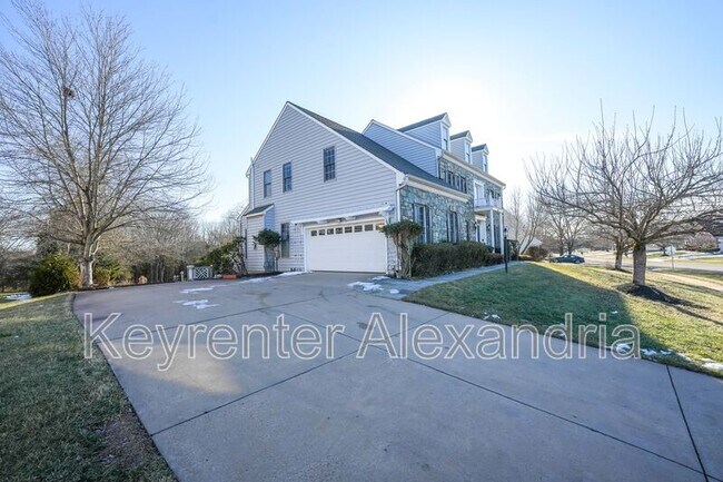 Building Photo - 13568 Heritage Farms Dr