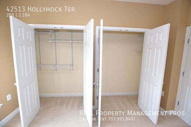 Building Photo - 42513 Hollyhock Terrace