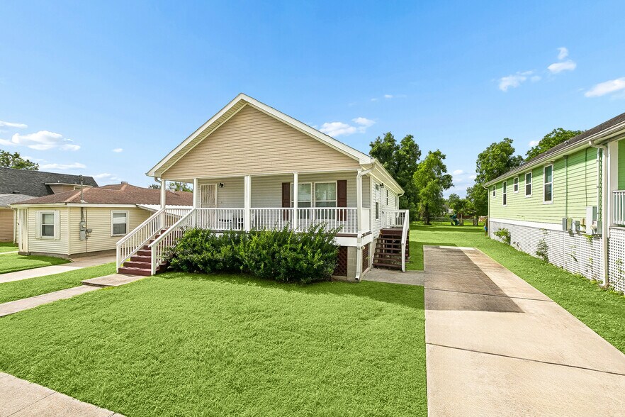 Building Photo - 4416 Dreux Ave
