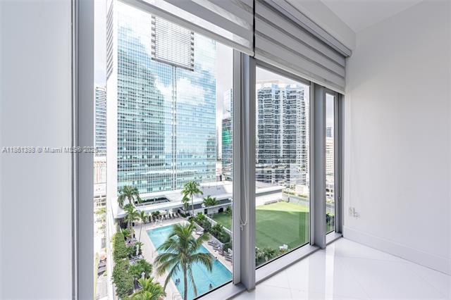 Building Photo - 1300 Brickell Bay Dr