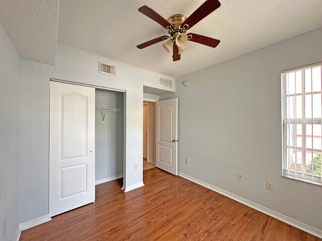 Building Photo - 144 SW Peacock Blvd