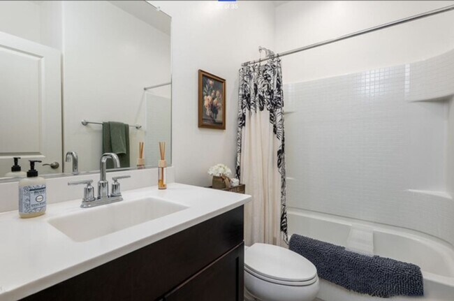 Building Photo - Beautifully Upgraded 4 - Bedroom 2 - Bath ...