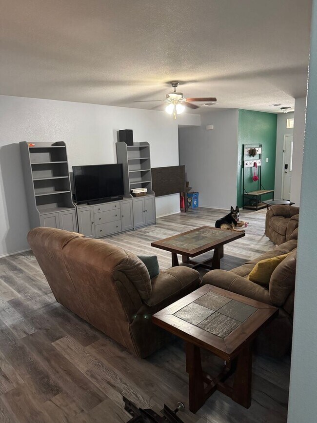 Building Photo - 5 bedroom Home in Copperas Cove
