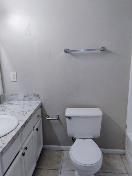 Building Photo - 1754 Cedar Lake Dr