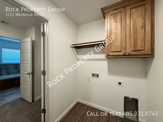 Building Photo - 1111 Magnolia Dr
