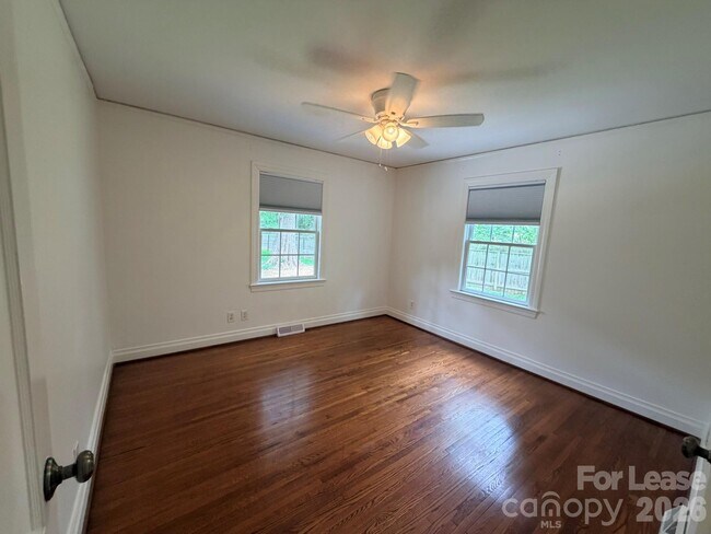 Building Photo - 1411 Richland Dr